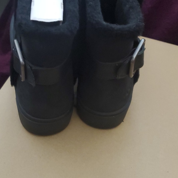 Ugg size 8 sneaker boots - Picture 3 of 7